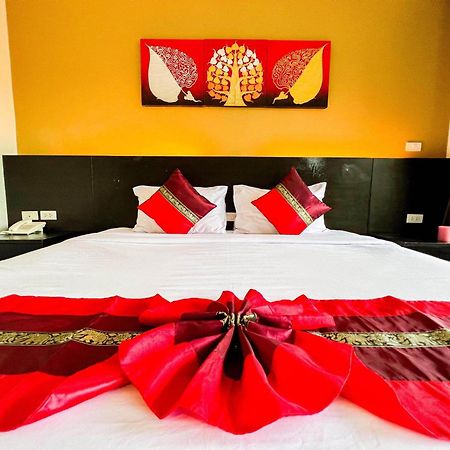 Capital O 486 Naiyang Beach Hotel SHA Plus Phuket Bagian luar foto