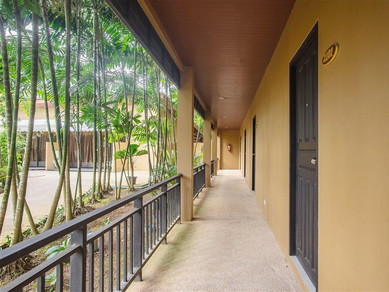 Capital O 486 Naiyang Beach Hotel SHA Plus Phuket Bagian luar foto