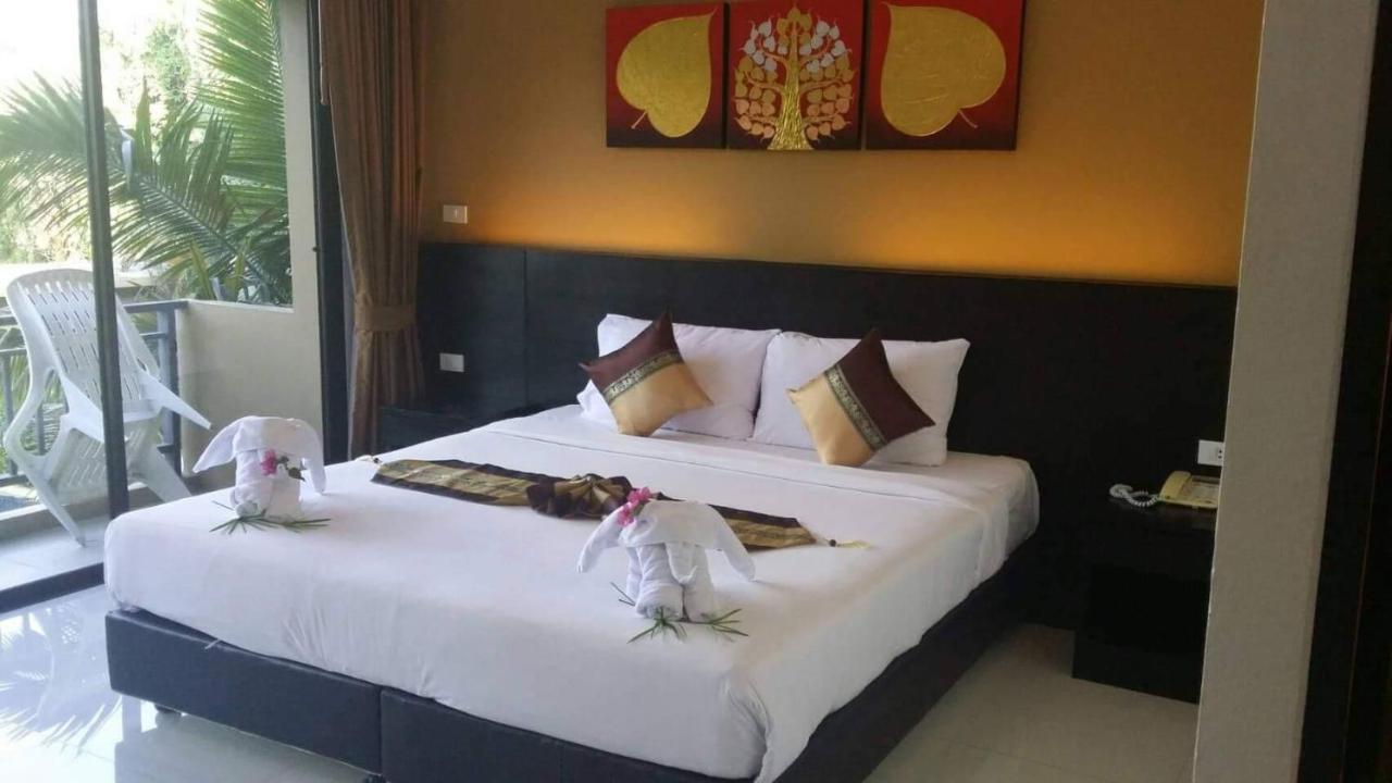 Capital O 486 Naiyang Beach Hotel SHA Plus Phuket Bagian luar foto