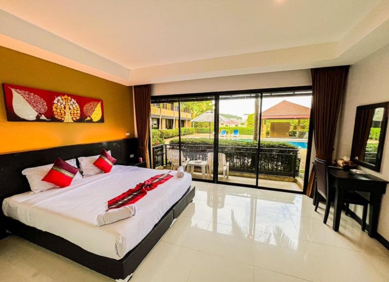 Capital O 486 Naiyang Beach Hotel SHA Plus Phuket Bagian luar foto
