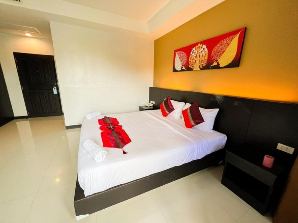 Capital O 486 Naiyang Beach Hotel SHA Plus Phuket Bagian luar foto