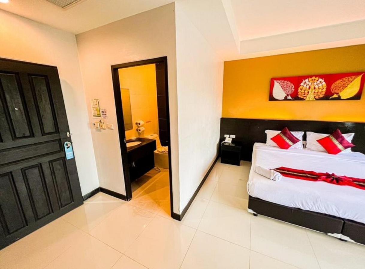 Capital O 486 Naiyang Beach Hotel SHA Plus Phuket Bagian luar foto
