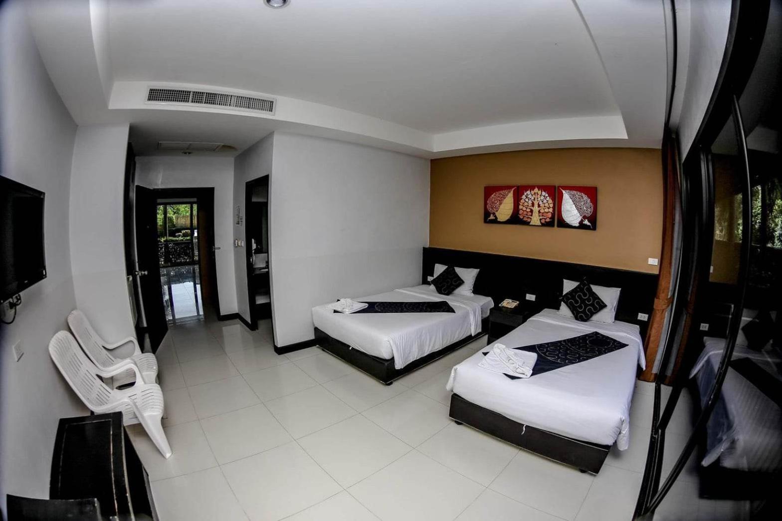 Capital O 486 Naiyang Beach Hotel SHA Plus Phuket Bagian luar foto