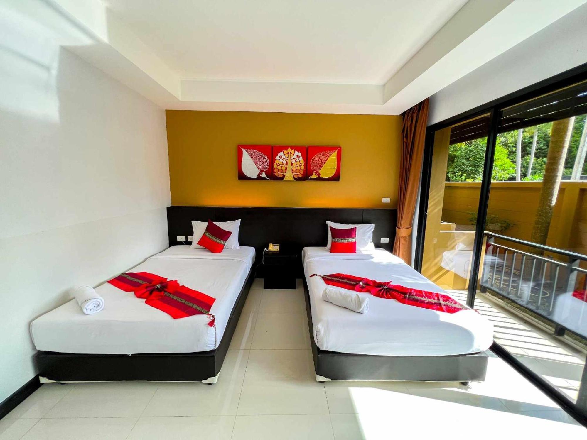 Capital O 486 Naiyang Beach Hotel SHA Plus Phuket Bagian luar foto