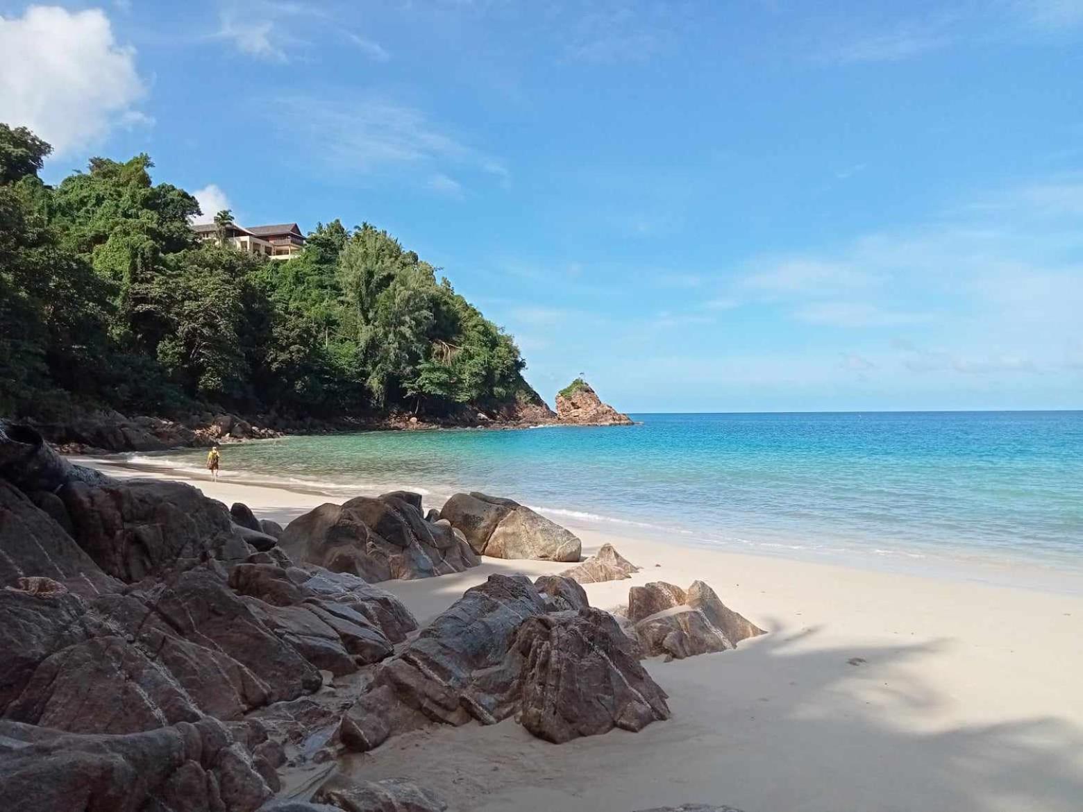 Capital O 486 Naiyang Beach Hotel SHA Plus Phuket Bagian luar foto