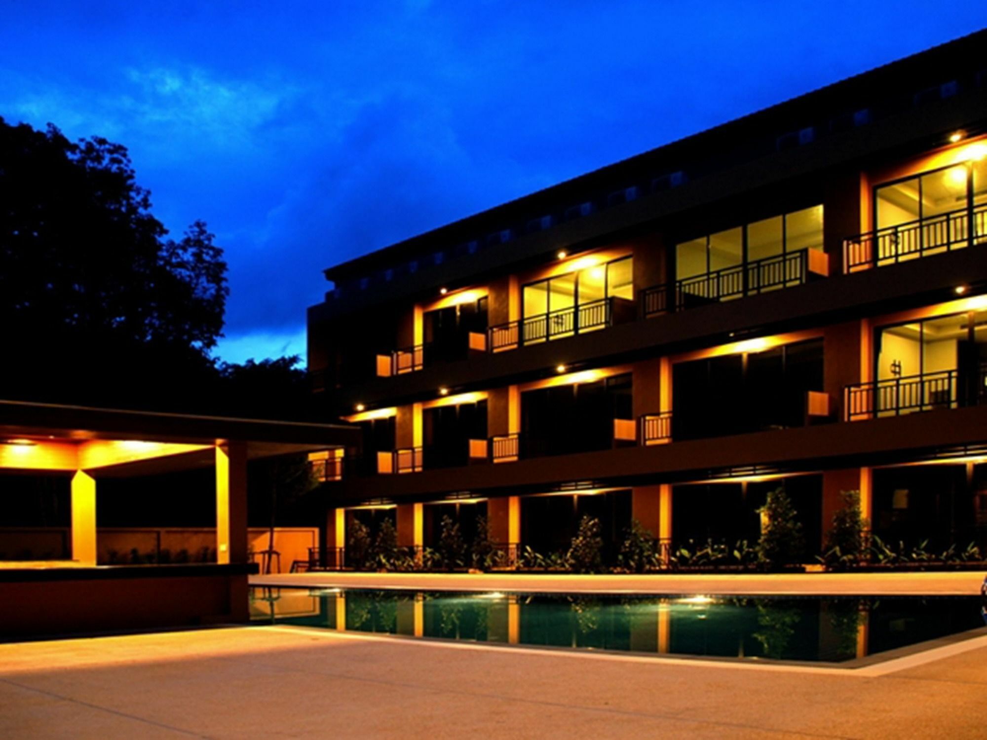 Capital O 486 Naiyang Beach Hotel SHA Plus Phuket Bagian luar foto