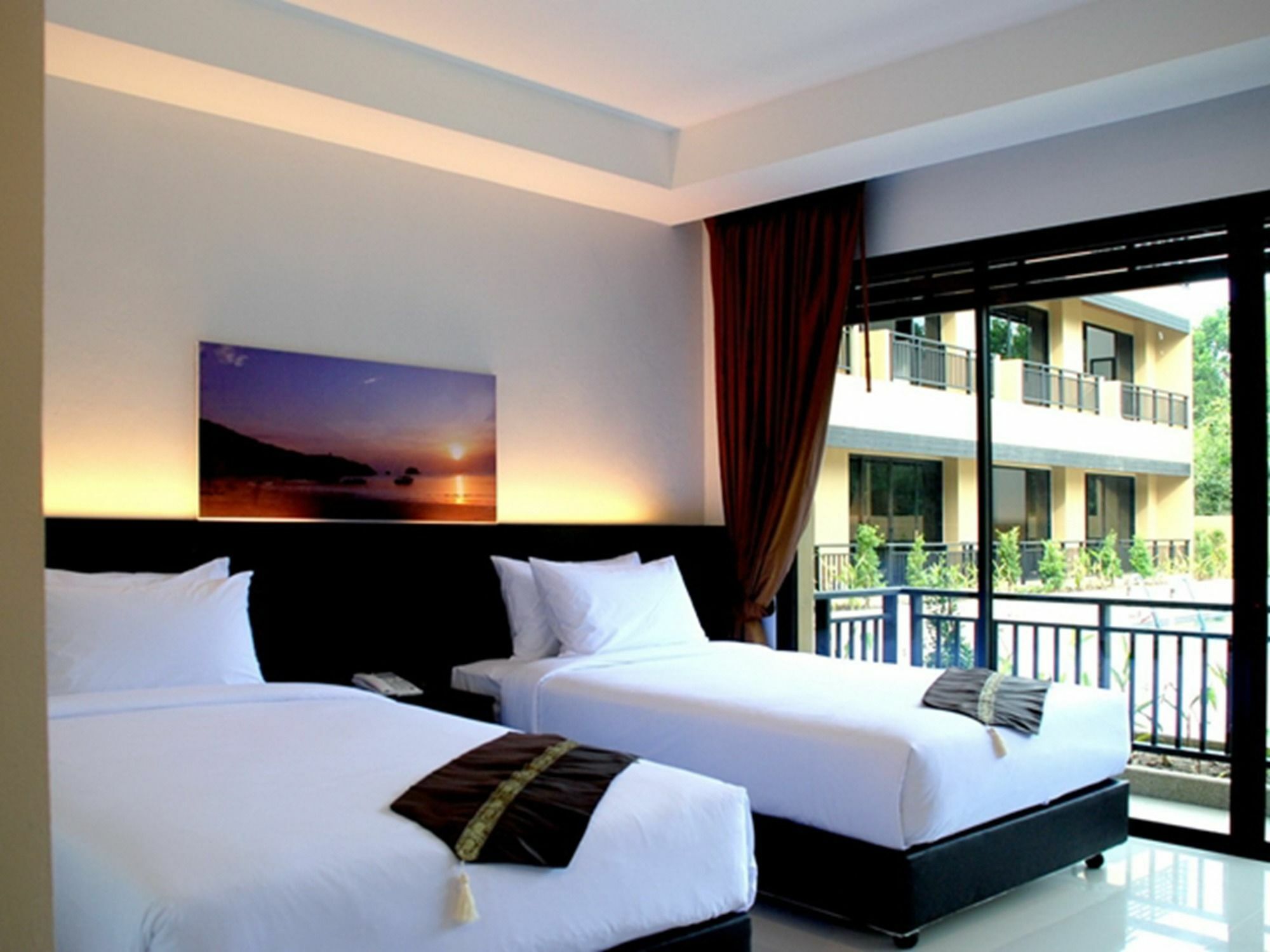 Capital O 486 Naiyang Beach Hotel SHA Plus Phuket Bagian luar foto
