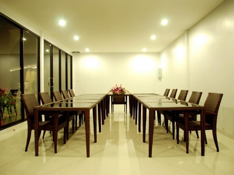Capital O 486 Naiyang Beach Hotel SHA Plus Phuket Bagian luar foto